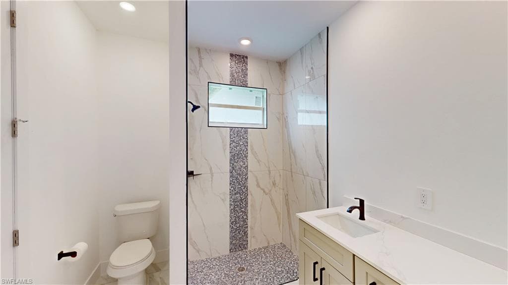 2045 Carver AVE, FORT MYERS FL 33916-44