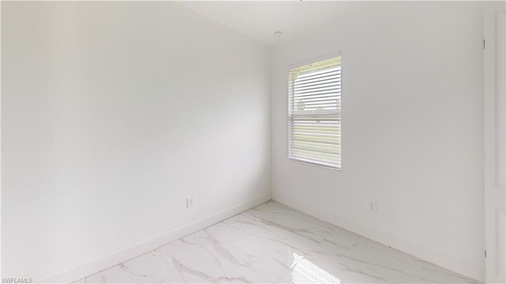 2045 Carver AVE, FORT MYERS FL 33916-18