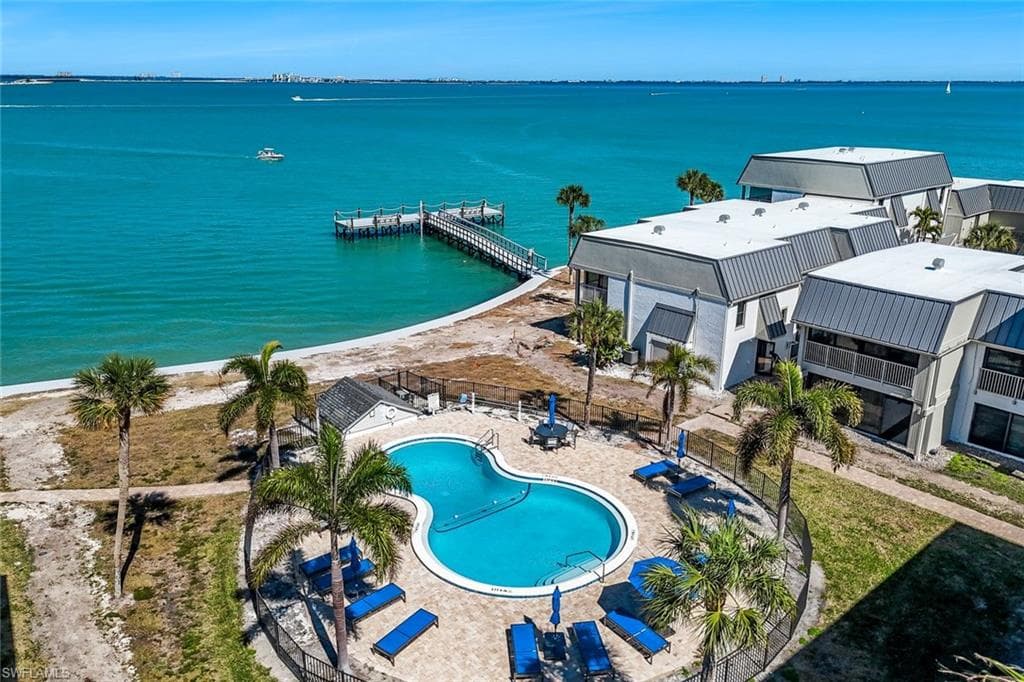 760 Sextant DR # 321, SANIBEL FL 33957-1