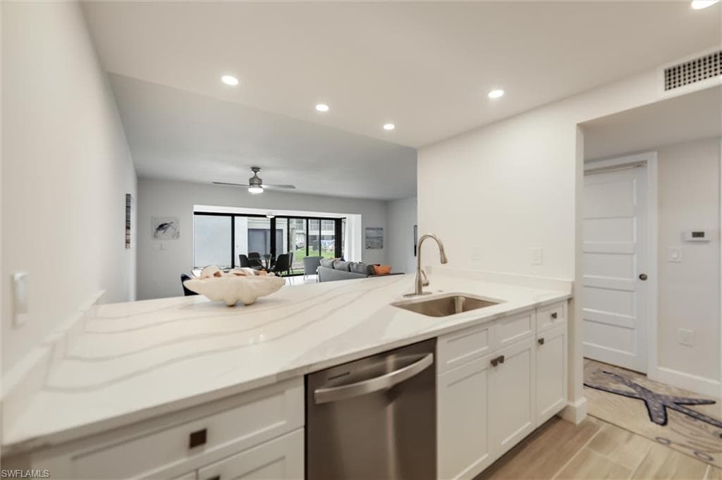 760 Sextant DR # 321, SANIBEL FL 33957-8