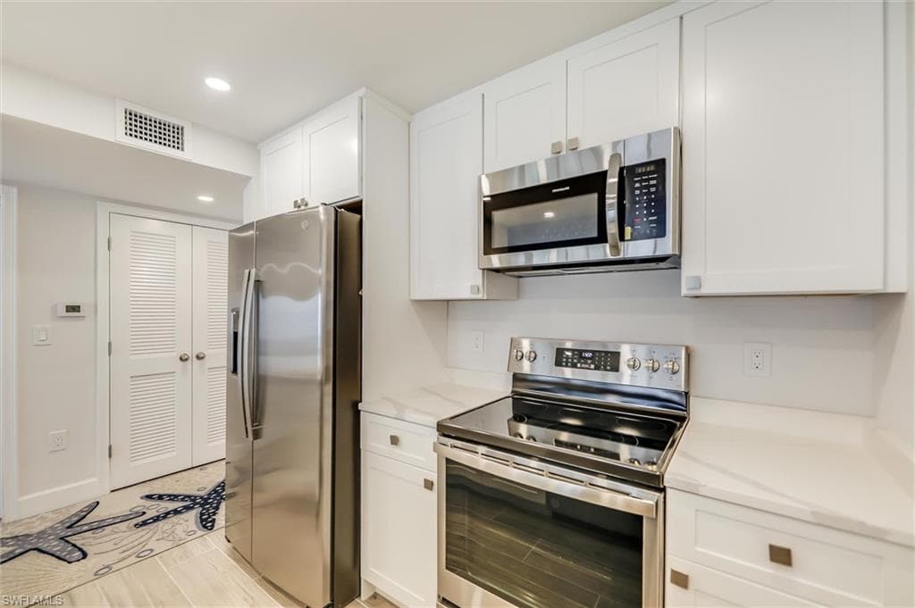 760 Sextant DR # 321, SANIBEL FL 33957-9