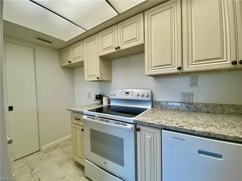 4906 Victoria DR # 107, CAPE CORAL FL 33904-16
