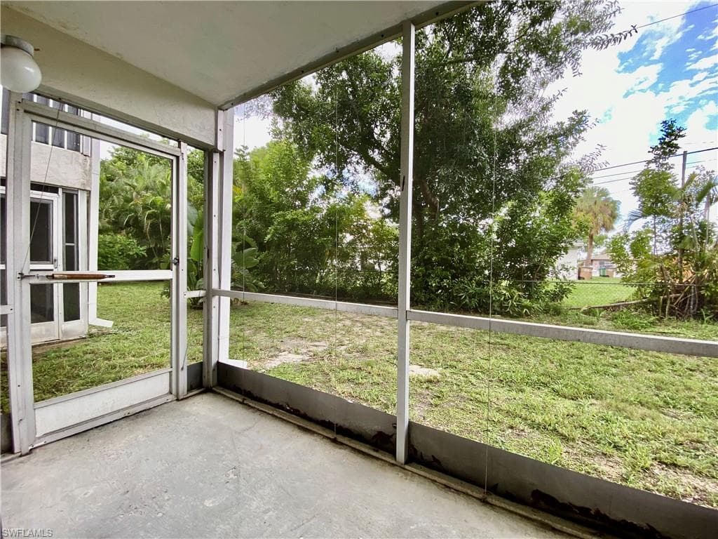 4906 Victoria DR # 107, CAPE CORAL FL 33904-23