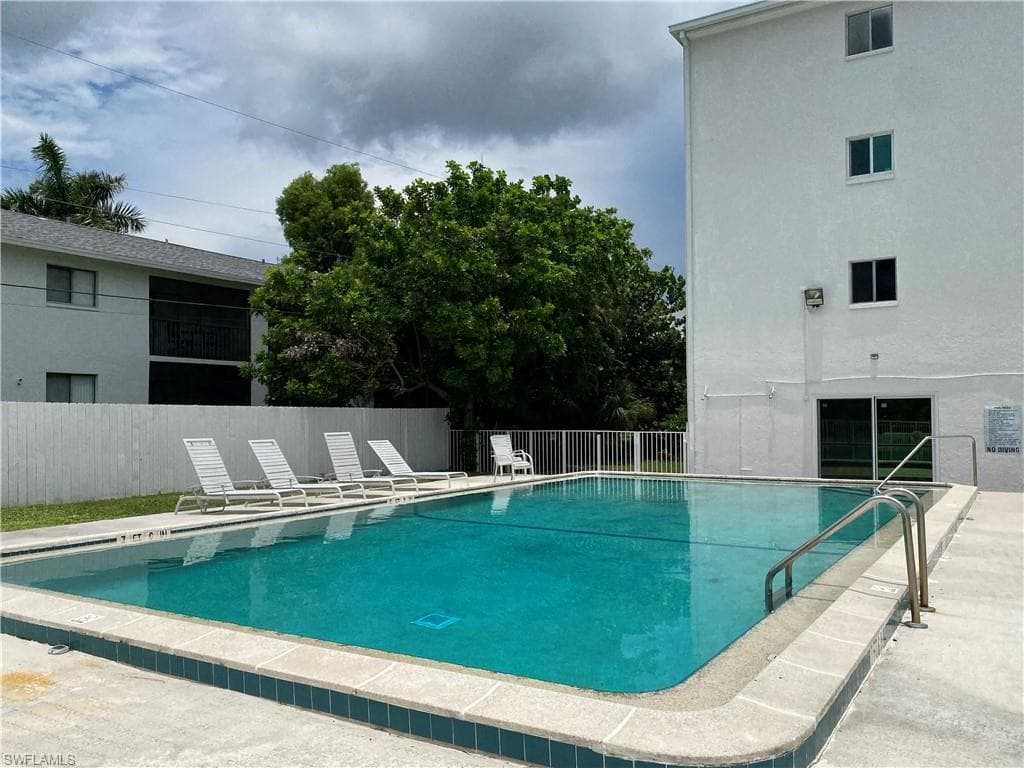 4906 Victoria DR # 107, CAPE CORAL FL 33904-30
