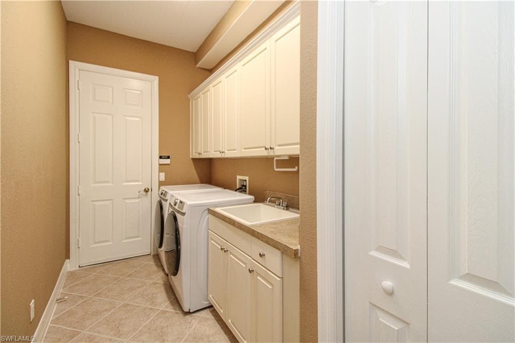 28130 L Burton Fletcher CT, BONITA SPRINGS FL 34135-33