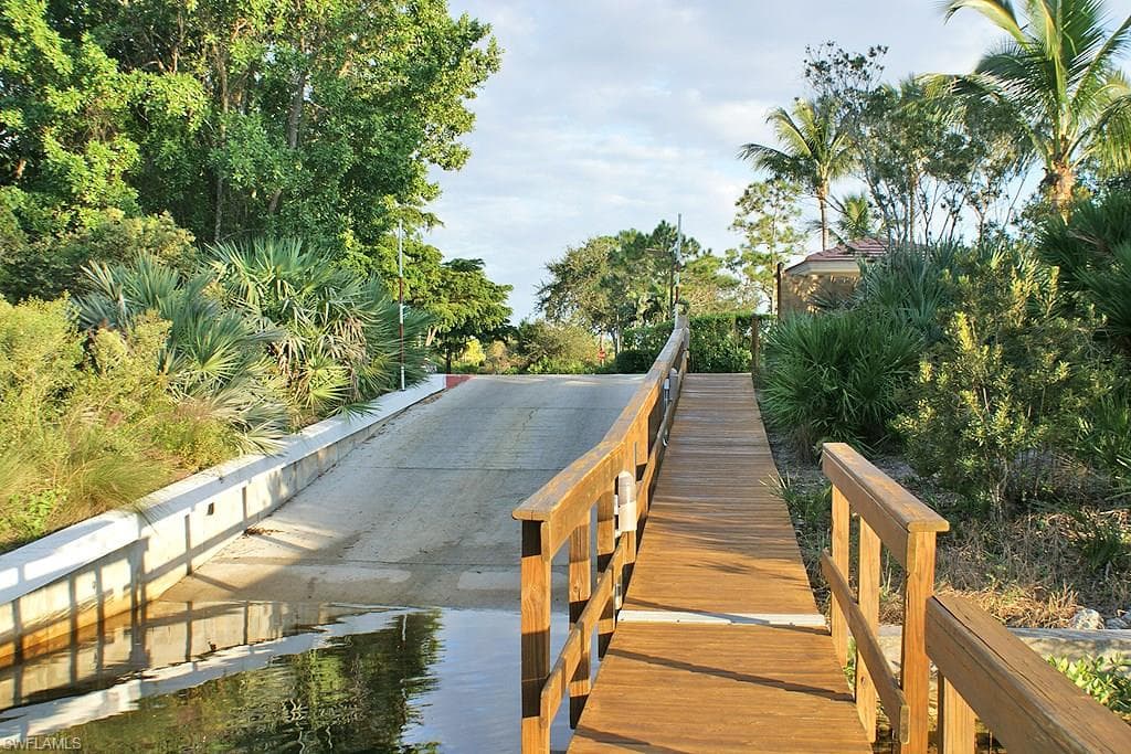 4640 Turnberry Lake DR # 403, ESTERO FL 33928-19