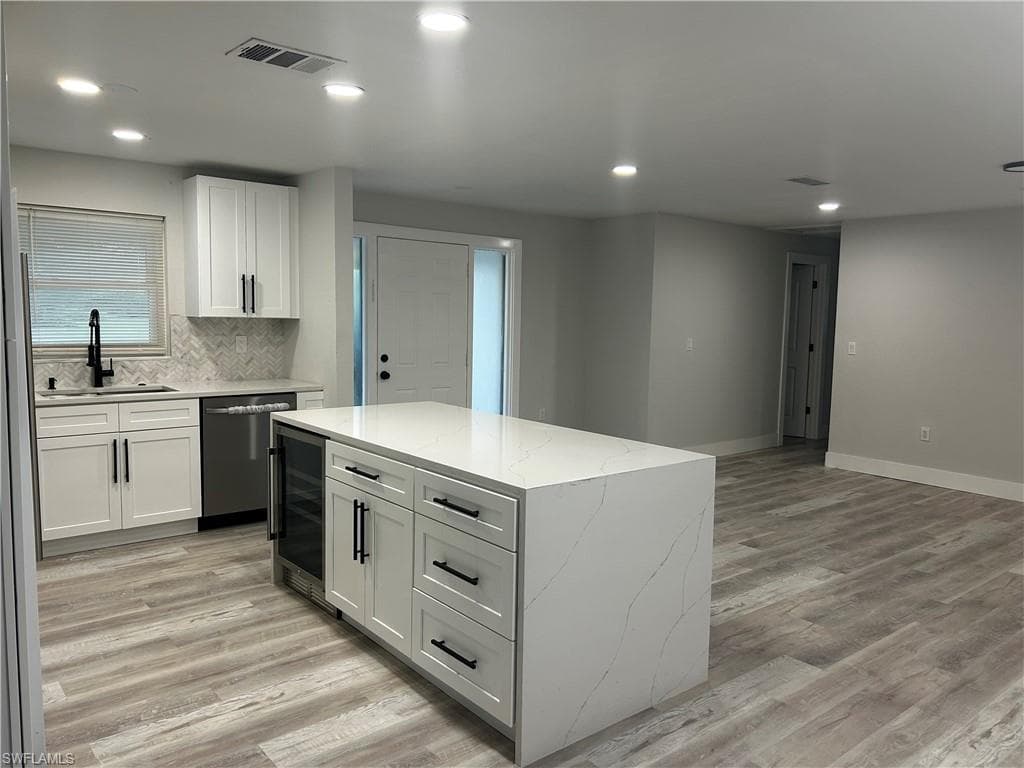 319 Arlington AVE, FORT MYERS FL 33905-1