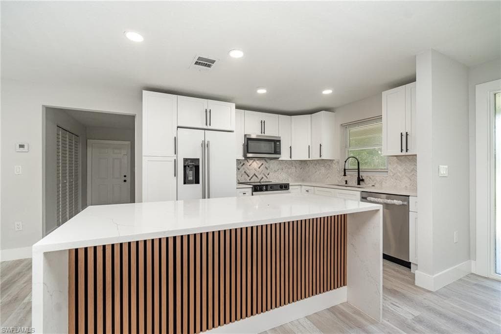 319 Arlington AVE, FORT MYERS FL 33905-11