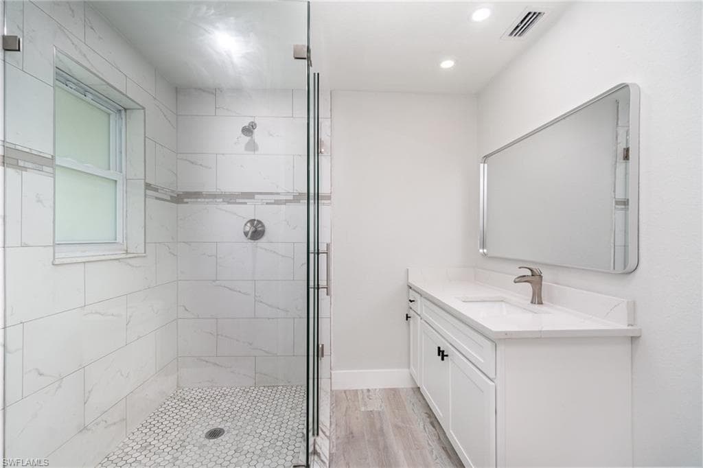 319 Arlington AVE, FORT MYERS FL 33905-19