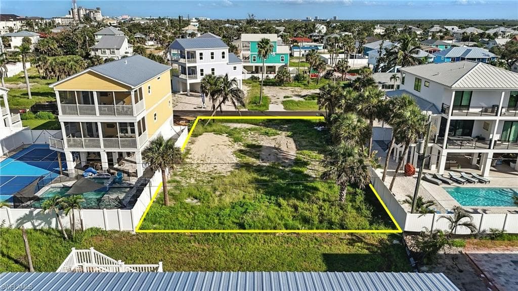 130 Mid Island DR, FORT MYERS BEACH FL 33931-5