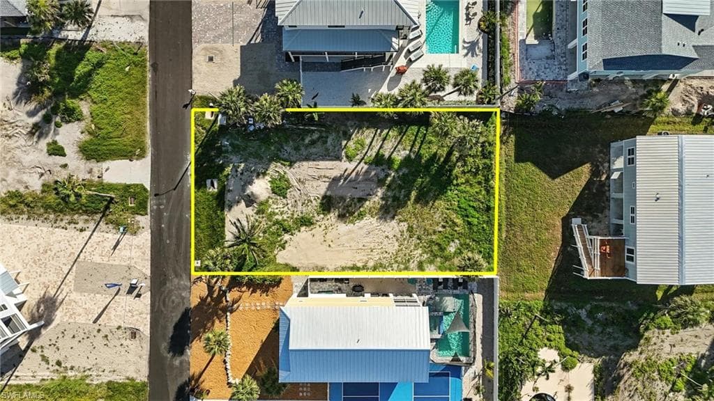 130 Mid Island DR, FORT MYERS BEACH FL 33931-4