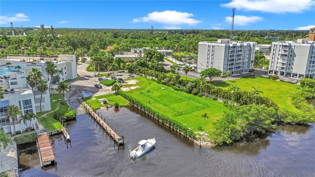 2885 Palm Beach BLVD # 101, FORT MYERS FL 33916-1