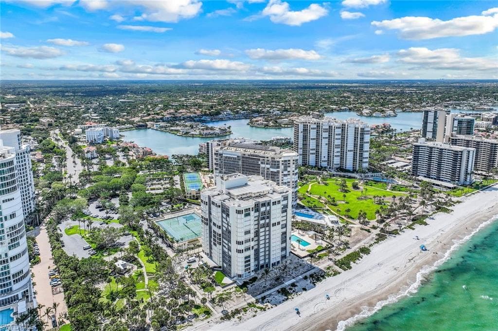 4051 Gulf Shore BLVD N, NAPLES FL 34103-1