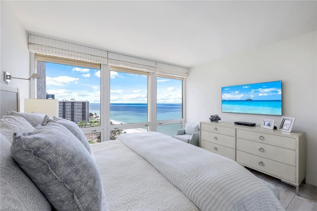 4051 Gulf Shore BLVD N, NAPLES FL 34103-14