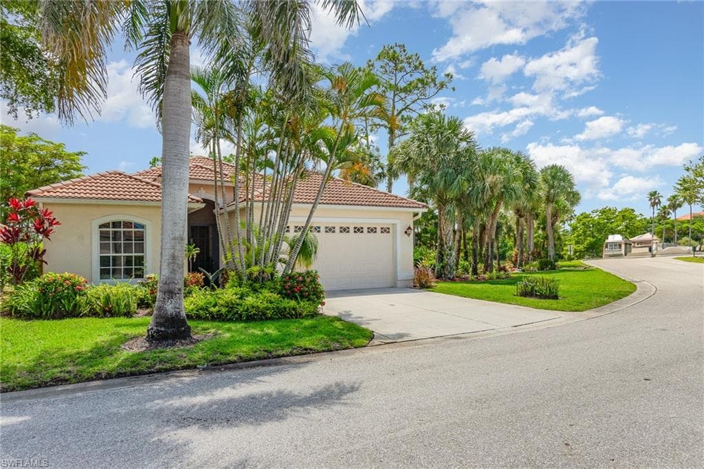 28501 Hidden Lake DR, BONITA SPRINGS FL 34134-1