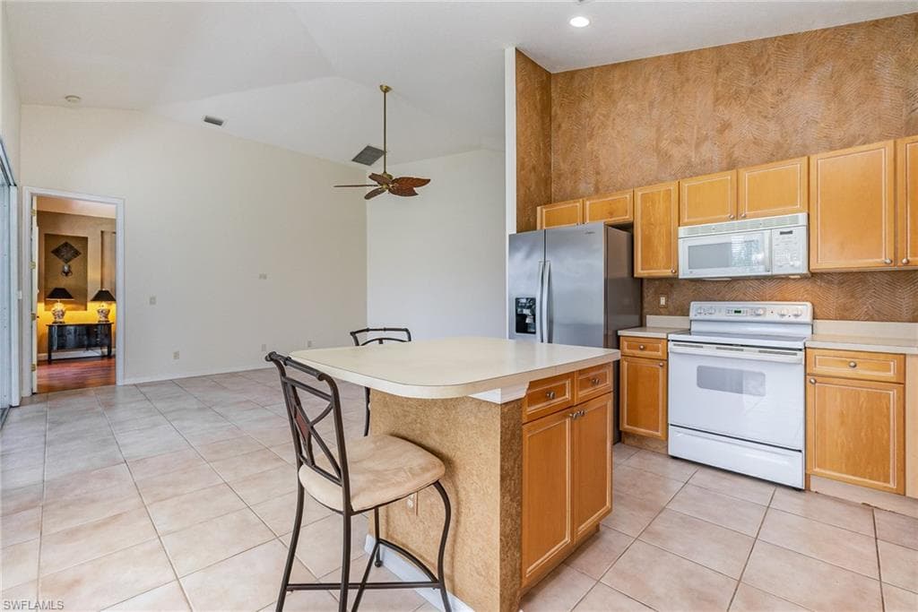 28501 Hidden Lake DR, BONITA SPRINGS FL 34134-5