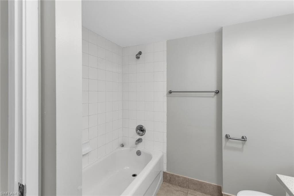 1835 Florida Club CIR # 3107, NAPLES FL 34112-21