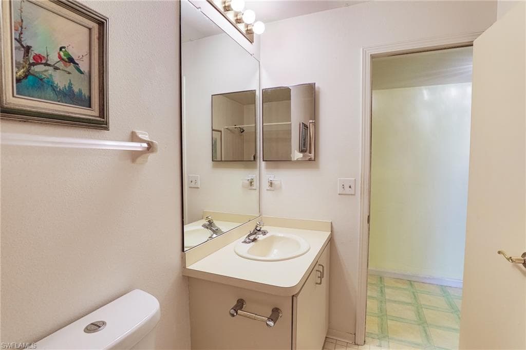 8041 S Woods CIR # 14, FORT MYERS FL 33919-22