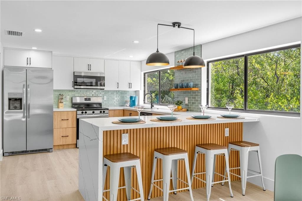1105 Skiff PL, SANIBEL FL 33957-1