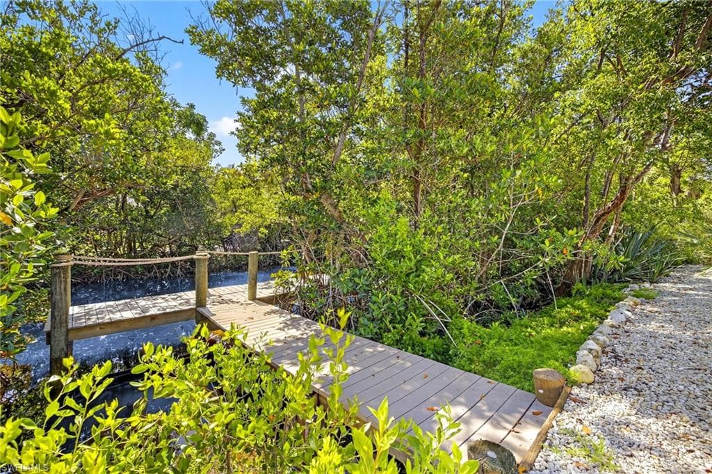 1105 Skiff PL, SANIBEL FL 33957-4