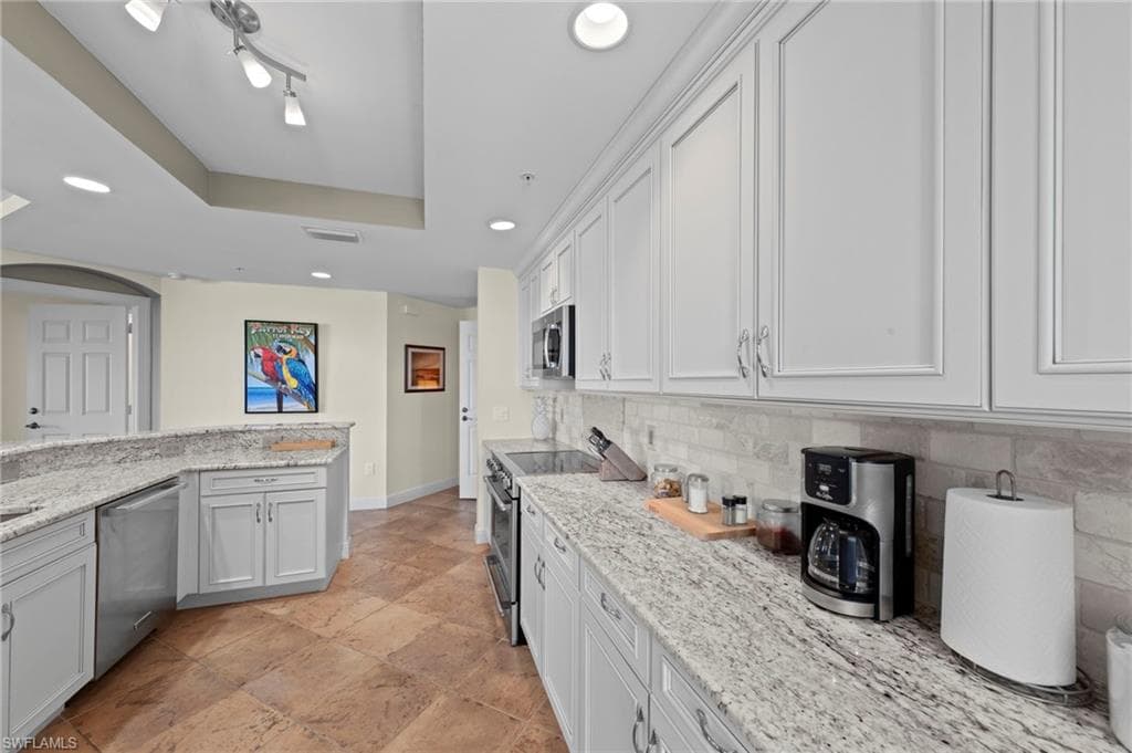 2743 1st ST # 505, FORT MYERS FL 33916-10