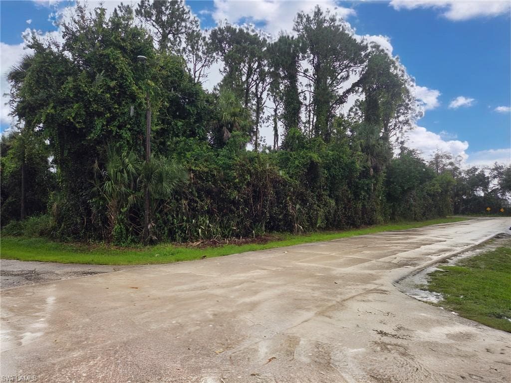 520 Santa Cruz ST, NORTH FORT MYERS FL 33903-5