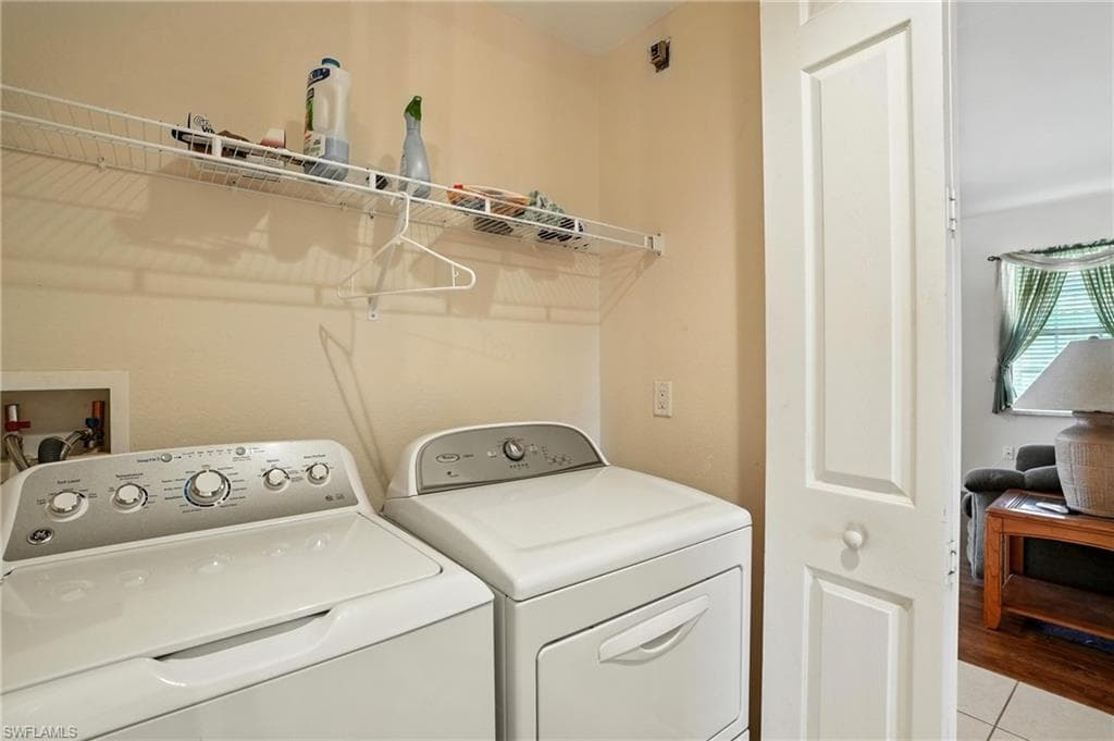 1141 Van Loon Commons CIR # 305, CAPE CORAL FL 33909-21