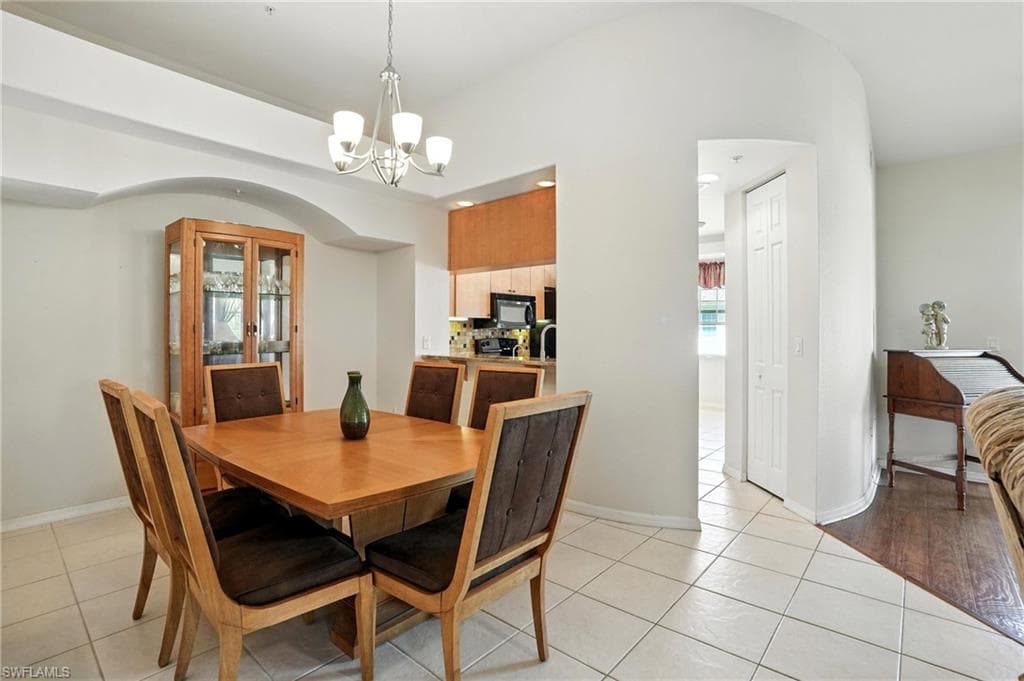 1141 Van Loon Commons CIR # 305, CAPE CORAL FL 33909-9