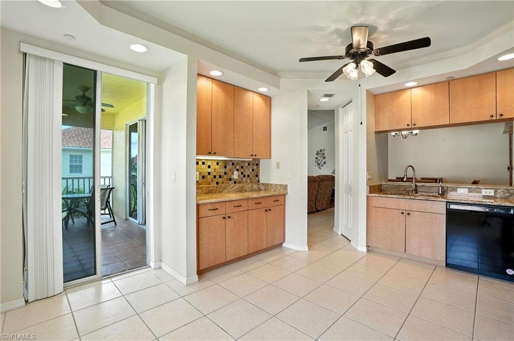 1141 Van Loon Commons CIR # 305, CAPE CORAL FL 33909-13