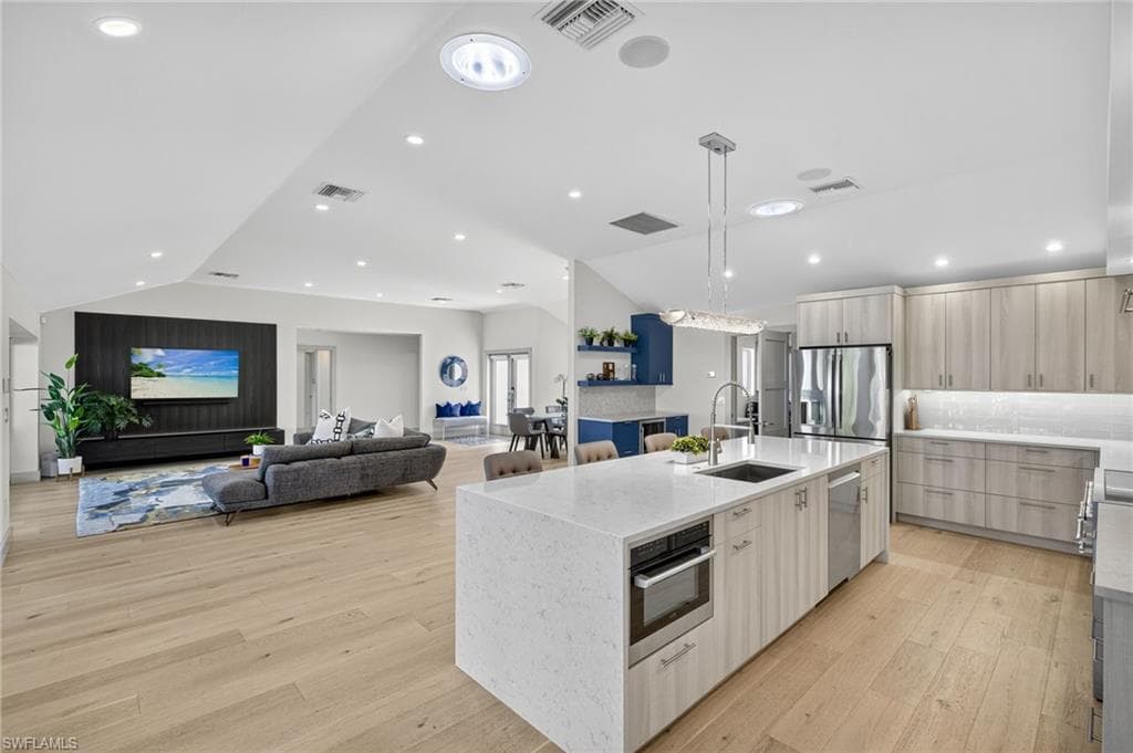 5215 SEASHELL AVE, NAPLES FL 34103-22