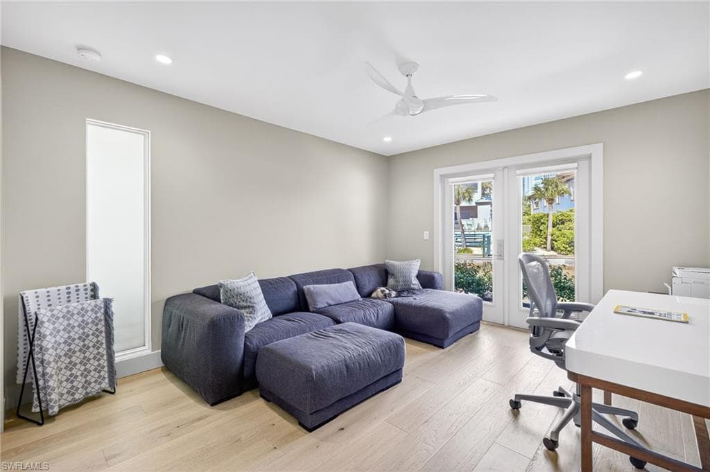 5215 SEASHELL AVE, NAPLES FL 34103-35