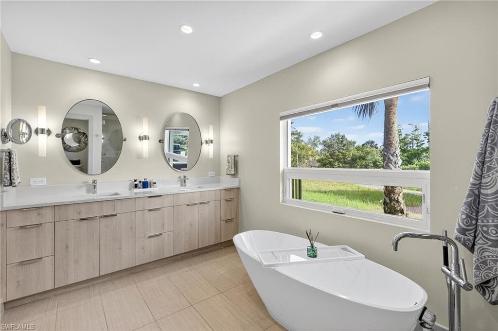 5215 SEASHELL AVE, NAPLES FL 34103-31