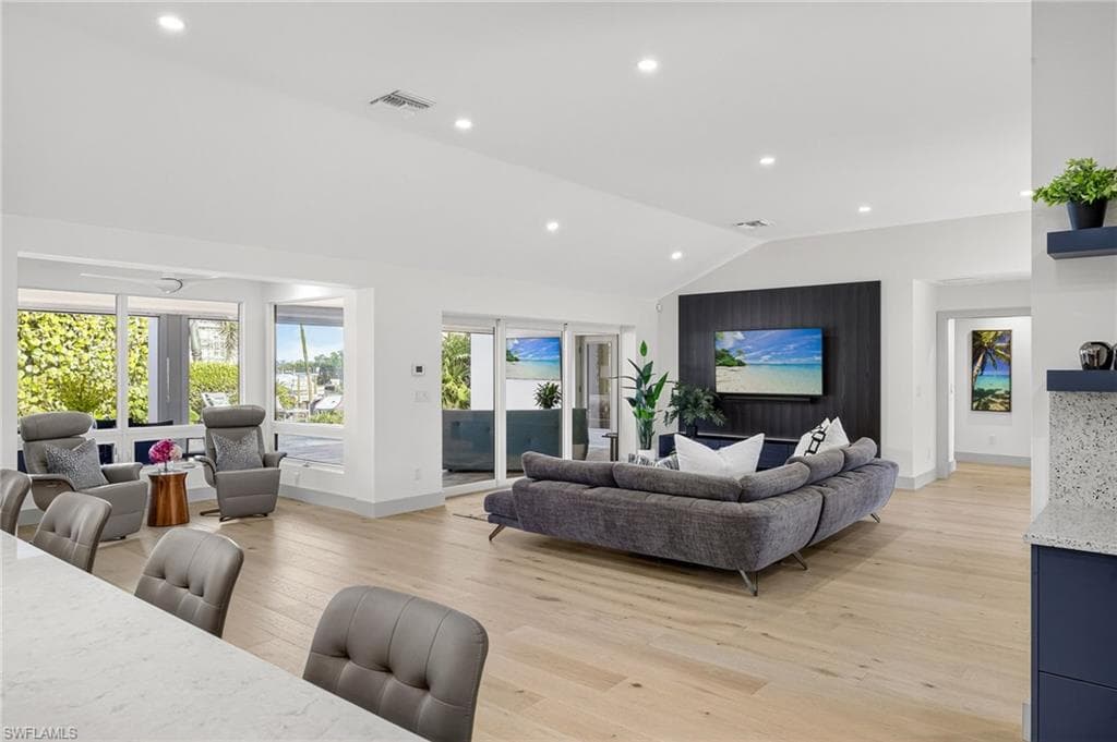 5215 SEASHELL AVE, NAPLES FL 34103-3