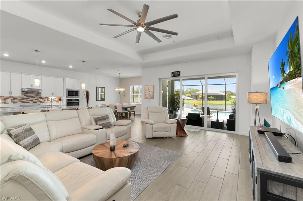 17190 Serengeti CIR, ALVA FL 33920-6