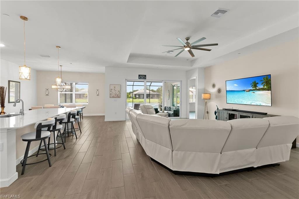 17190 Serengeti CIR, ALVA FL 33920-9