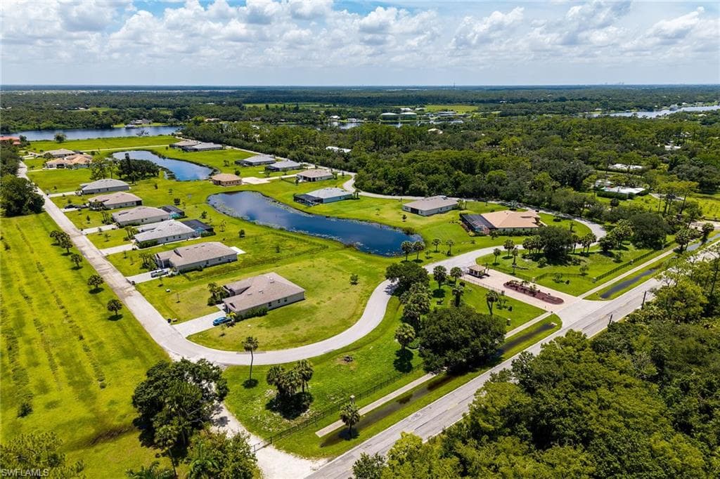 17190 Serengeti CIR, ALVA FL 33920-39