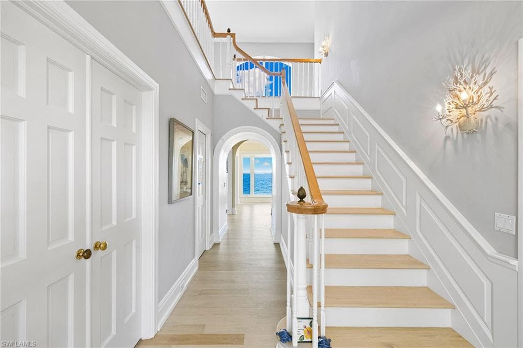 1069 Bird LN, SANIBEL FL 33957-12