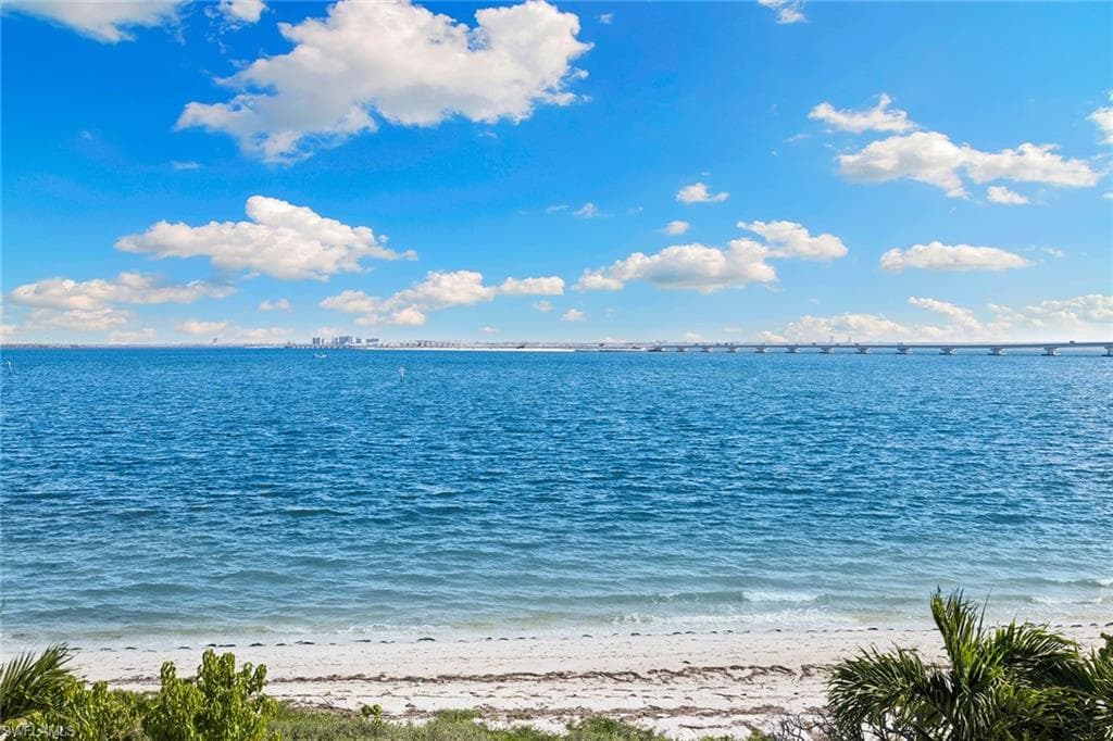 1069 Bird LN, SANIBEL FL 33957-36