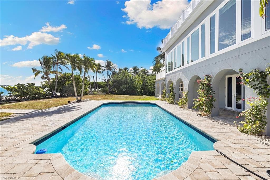 1069 Bird LN, SANIBEL FL 33957-28