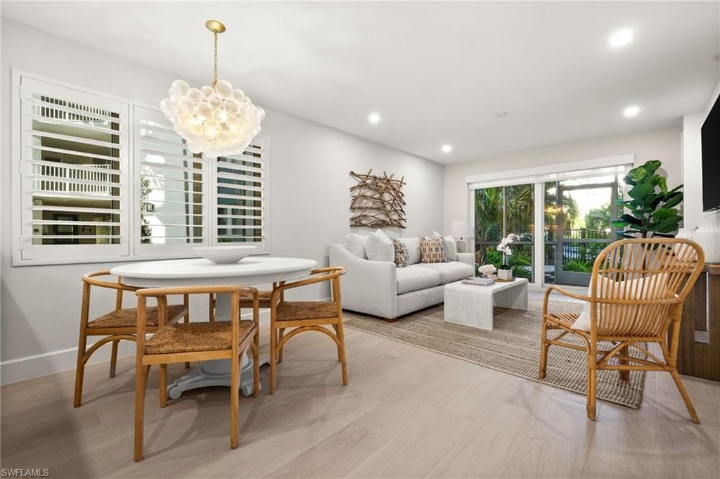 1300 Gulf Shore BLVD N # 109, NAPLES FL 34102-9