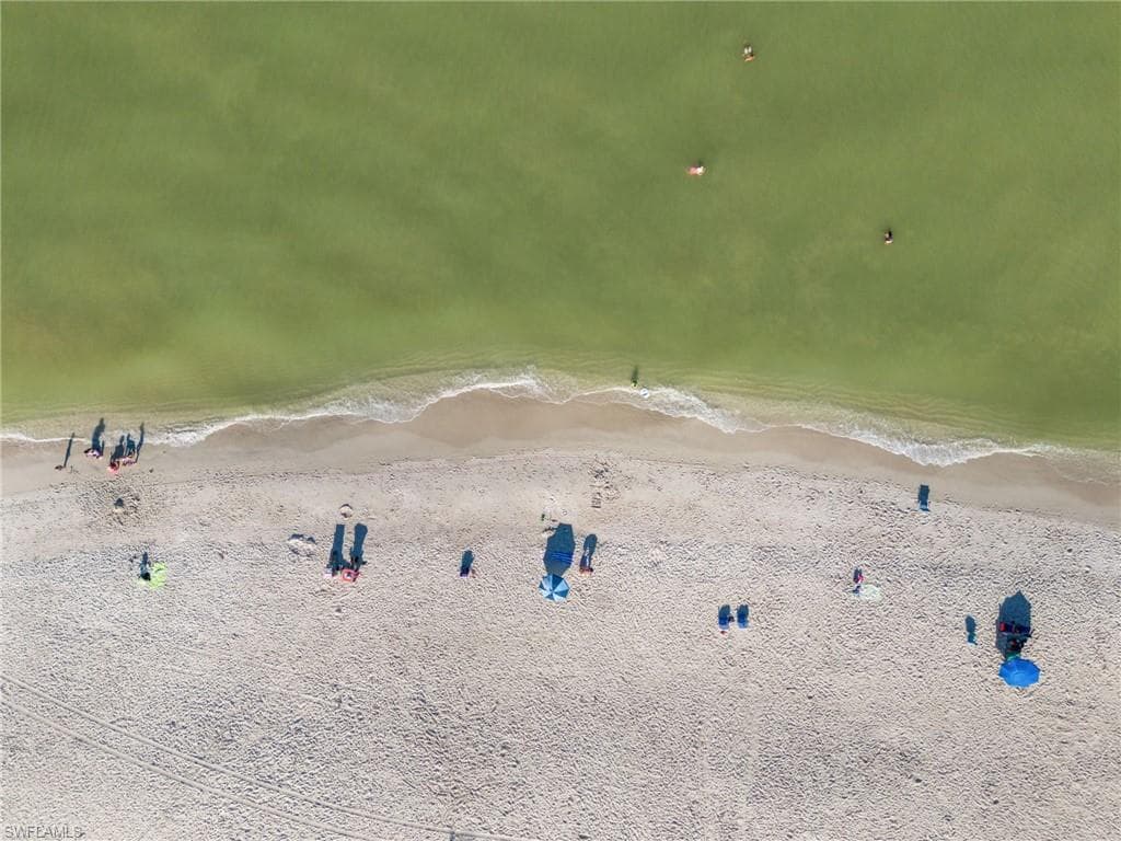 1300 Gulf Shore BLVD N # 109, NAPLES FL 34102-36