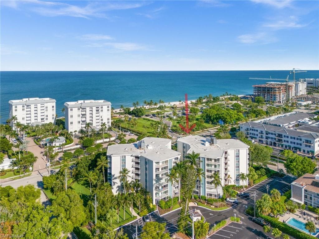 1300 Gulf Shore BLVD N # 109, NAPLES FL 34102-39
