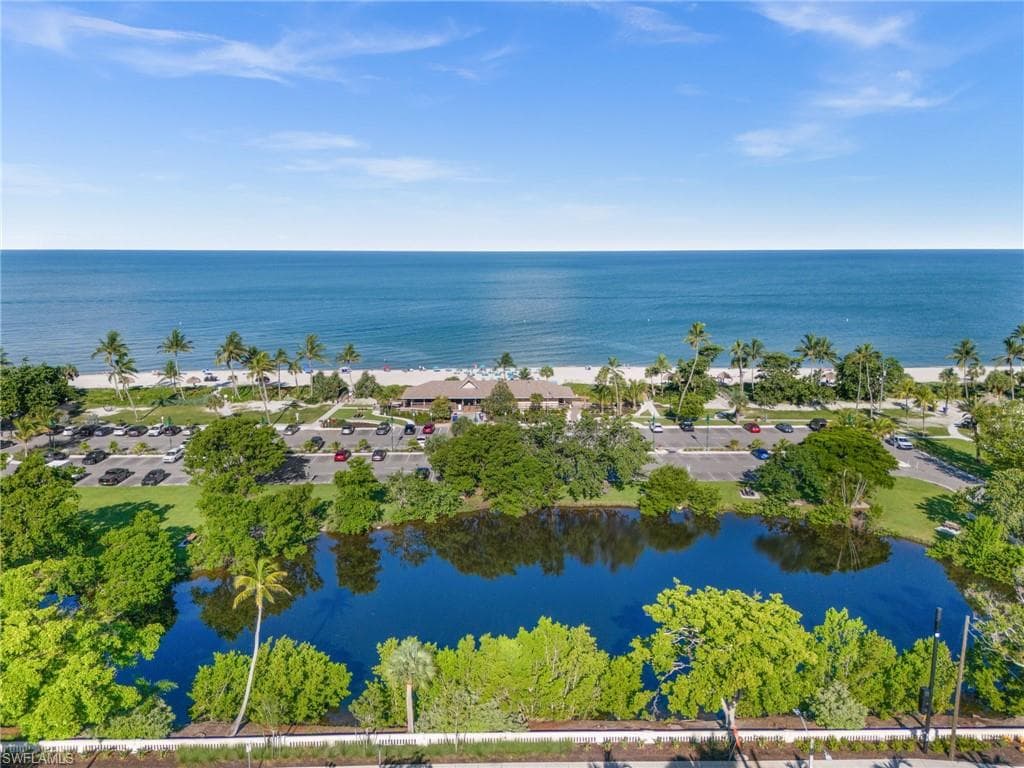 1300 Gulf Shore BLVD N # 109, NAPLES FL 34102-34