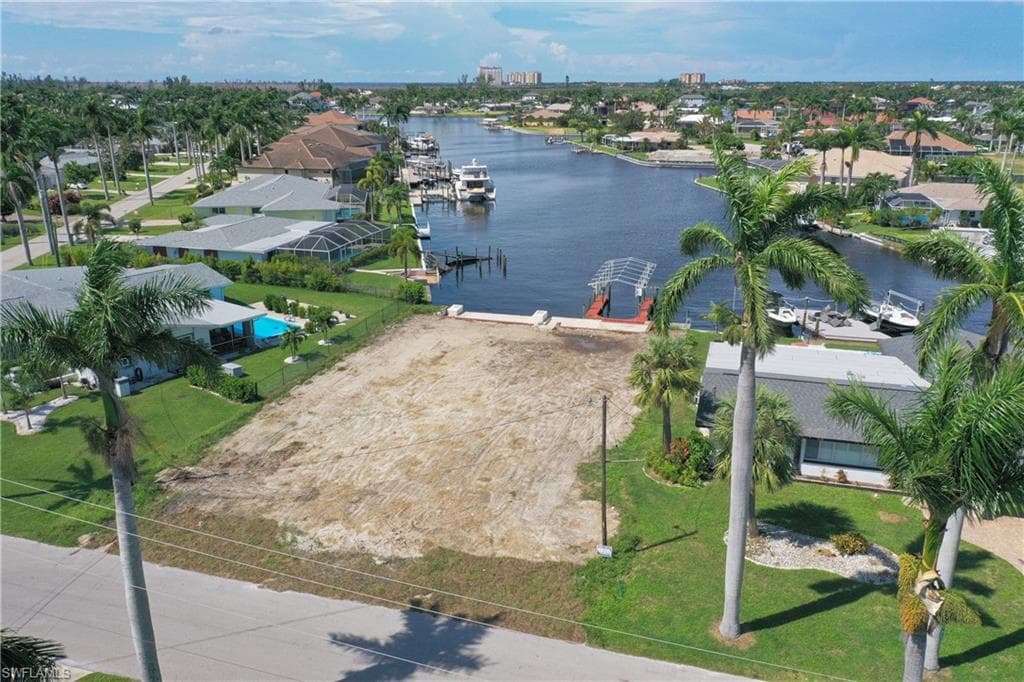 5362 Bayshore AVE, CAPE CORAL FL 33904-3