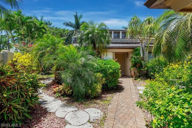 202 Bears Paw TRL # 97, NAPLES FL 34105-23