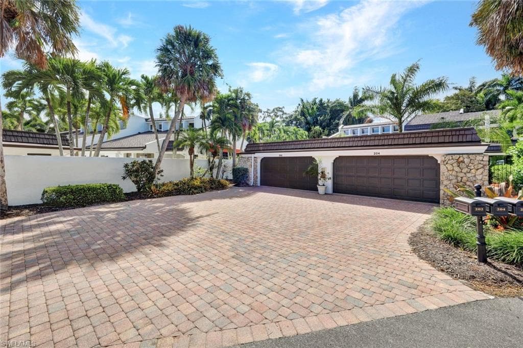202 Bears Paw TRL # 97, NAPLES FL 34105-24