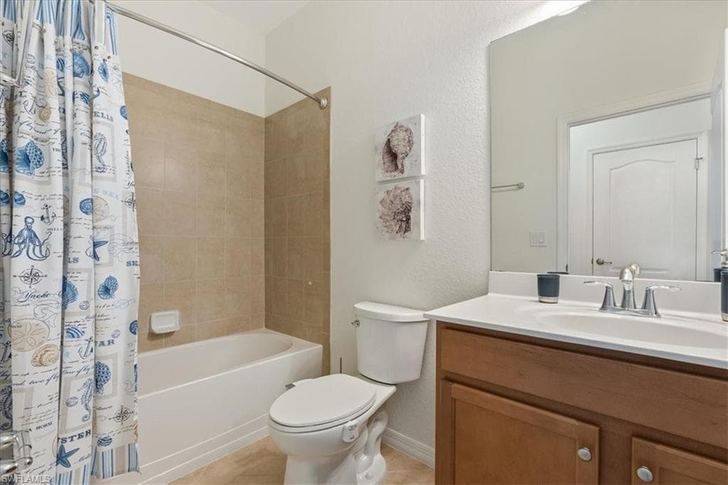 1987 Fairmont LN, NAPLES FL 34120-24