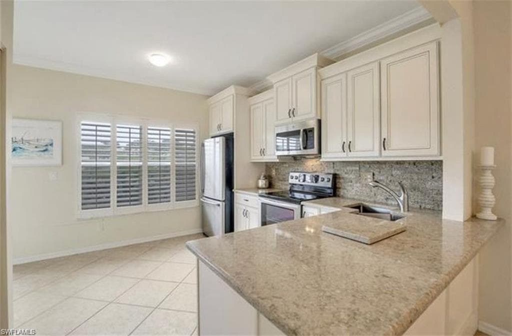 298 EMERALD BAY CIR # K6, NAPLES FL 34108-3