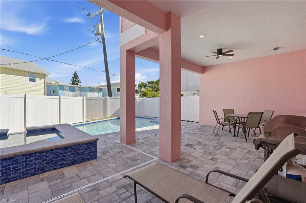 130 Fairweather LN, FORT MYERS BEACH FL 33931-8