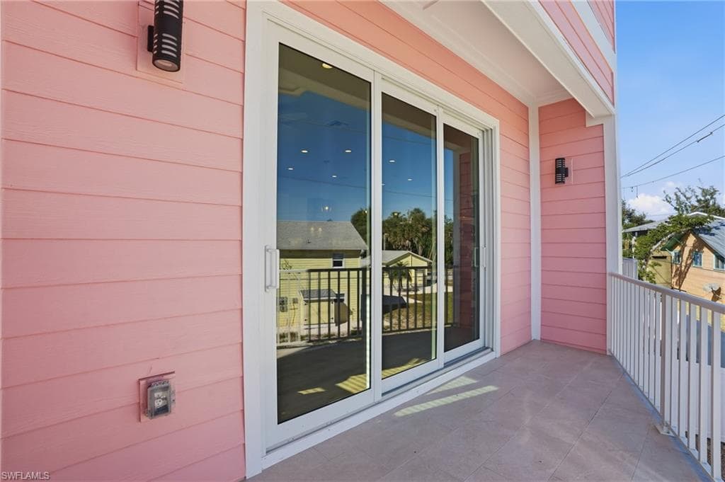 130 Fairweather LN, FORT MYERS BEACH FL 33931-36